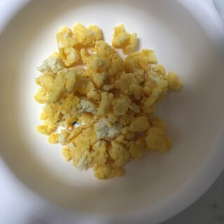 離乳食完了期☆卵と木綿豆腐と1歳用チーズ炒め